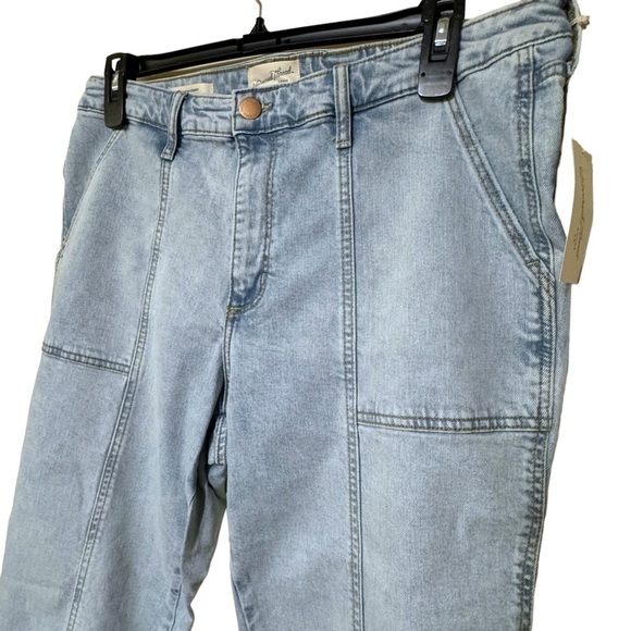 NWT Universal Thread High Rise Slim Straight Women’s Jeans Light Blue Size 16W - Picture 2 of 9